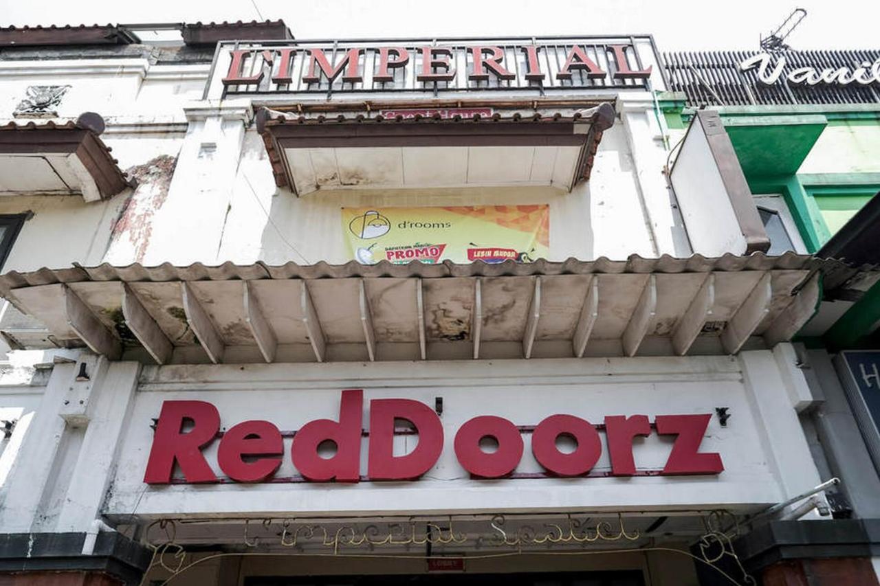 Hotel Reddoorz Near Waterboom Lippo Cikarang Extérieur photo