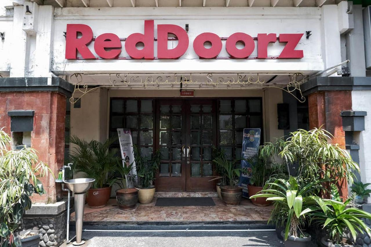 Hotel Reddoorz Near Waterboom Lippo Cikarang Extérieur photo